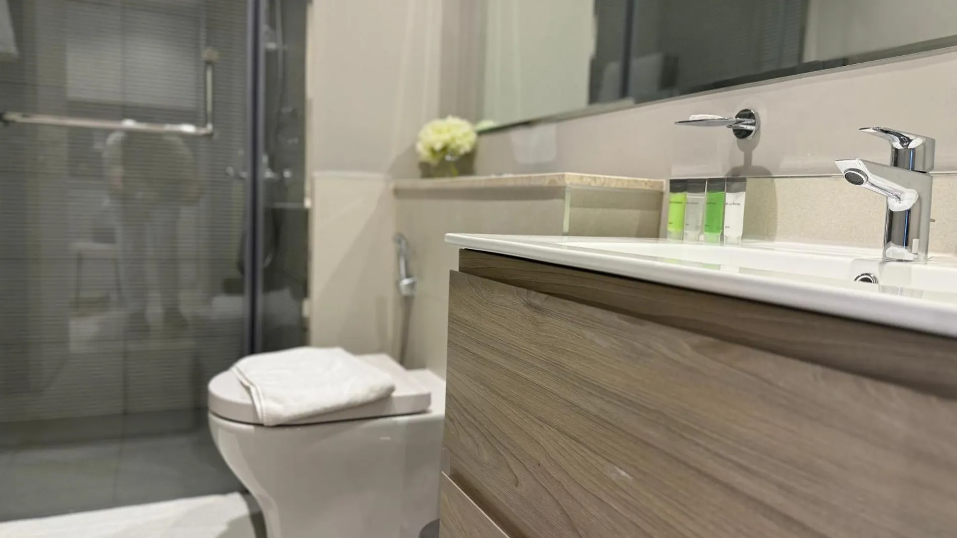 Ashri Holiday Homes Stylish Apartment Near Burj Khalifa Dubai