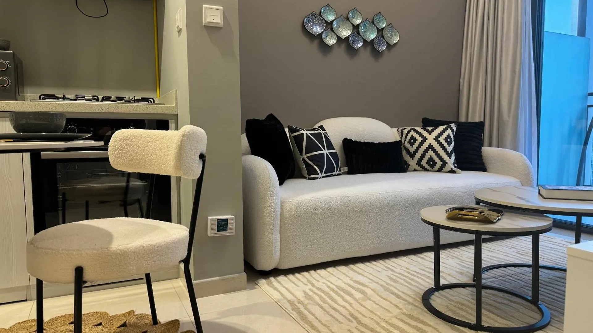 Ashri Holiday Homes Stylish Apartment Near Burj Khalifa Dubai
