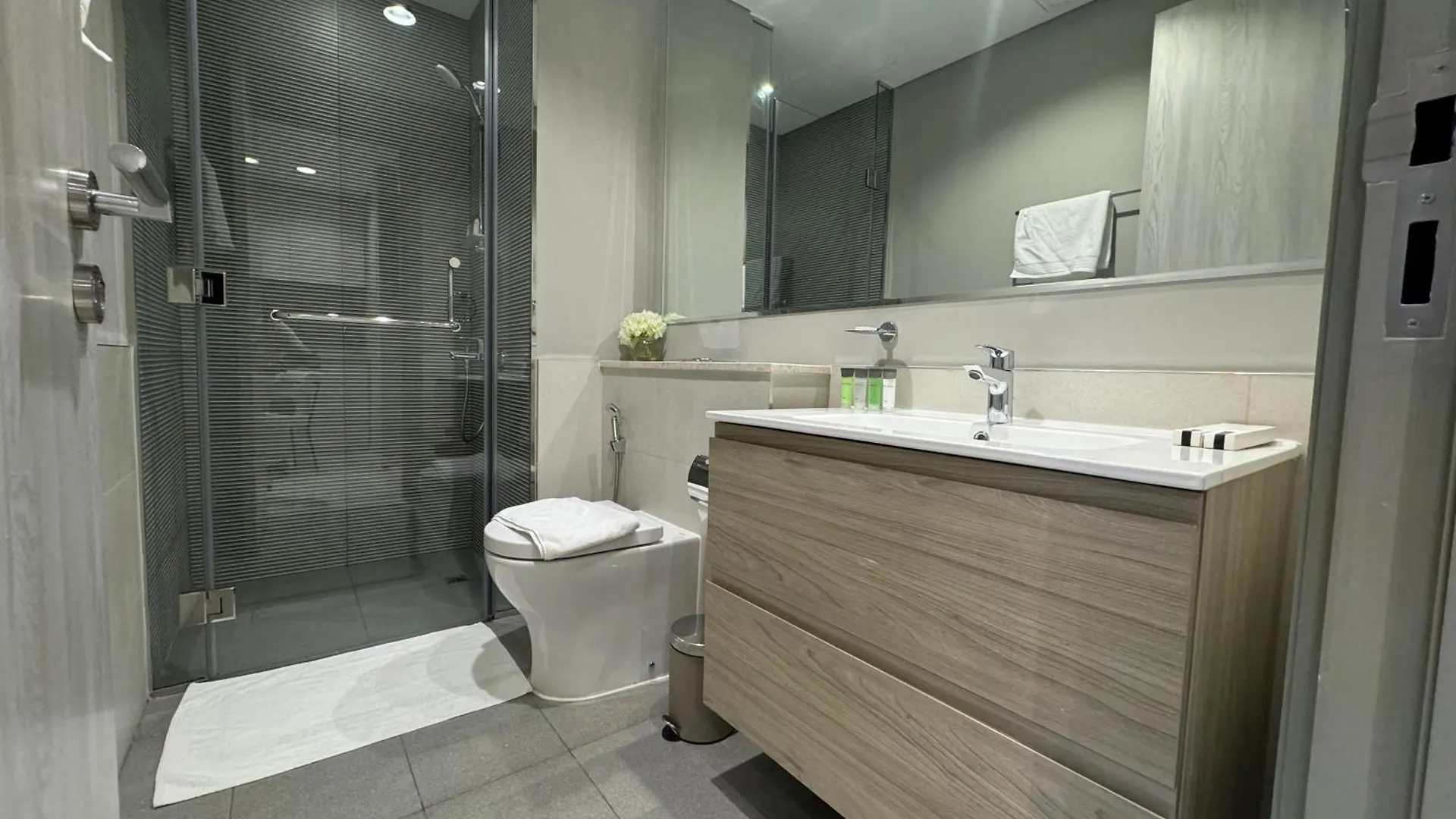 Ashri Holiday Homes Stylish Apartment Near Burj Khalifa Dubai