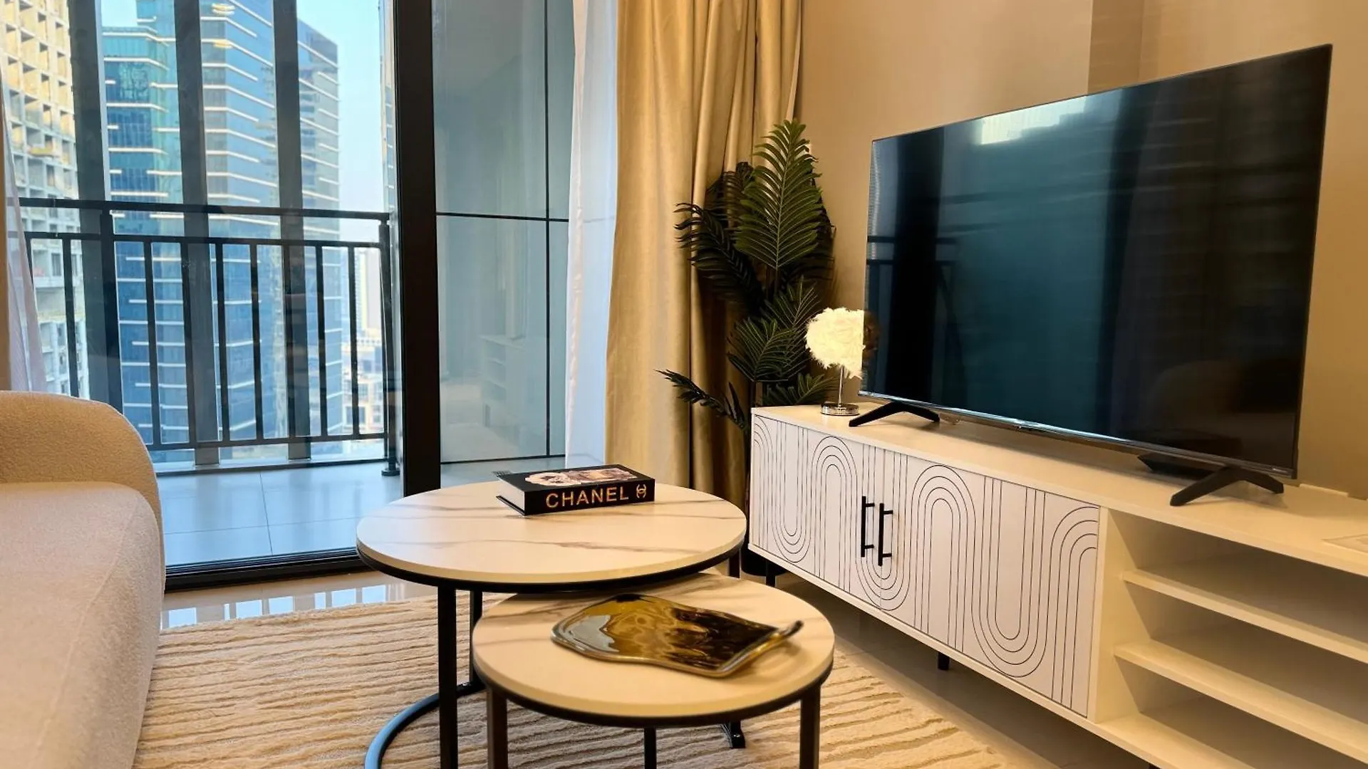 Ashri Holiday Homes Stylish Apartment Near Burj Khalifa Dubai