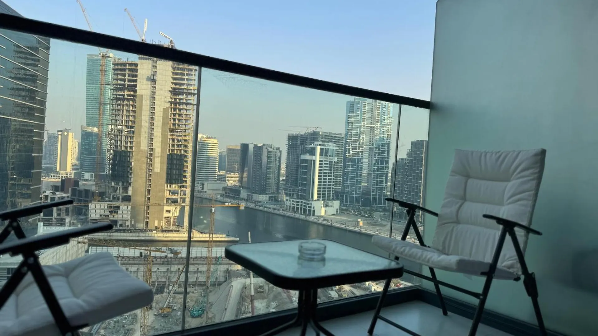 Ashri Holiday Homes Stylish Apartment Near Burj Khalifa Dubai