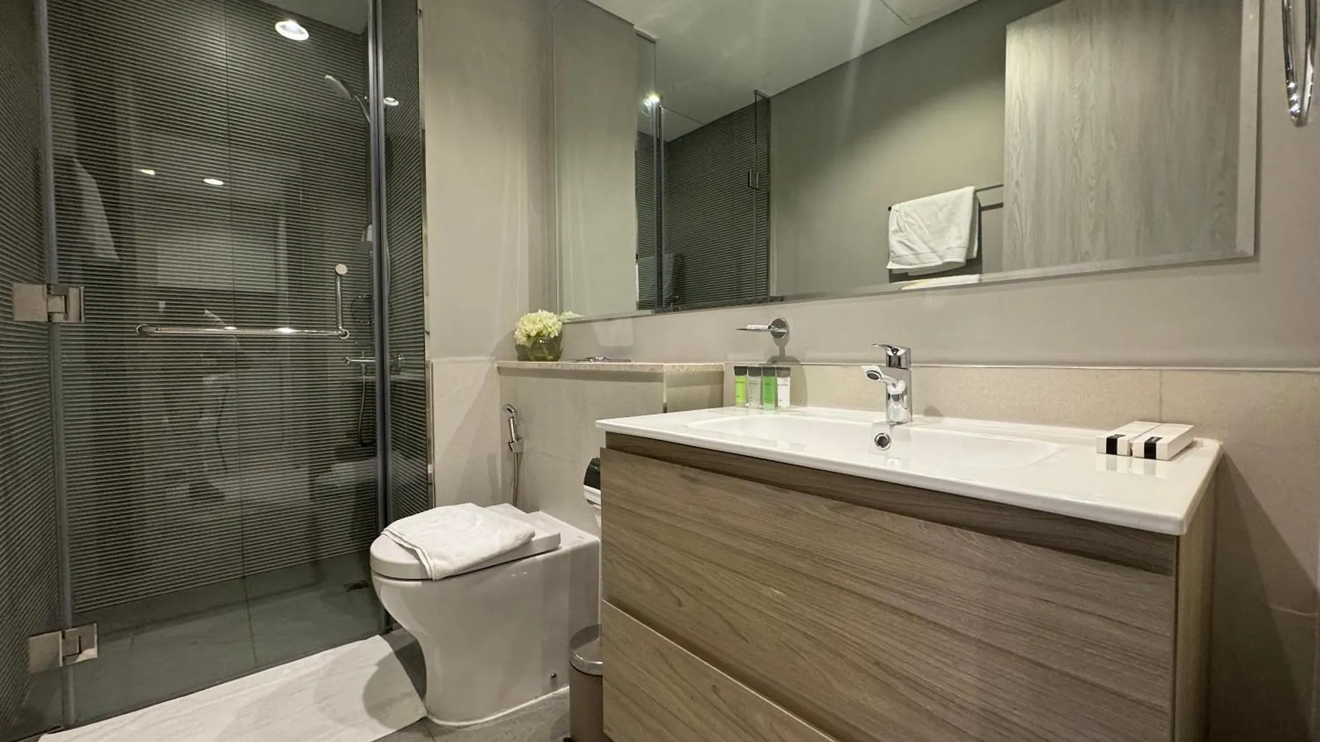Ashri Holiday Homes Stylish Apartment Near Burj Khalifa Dubai