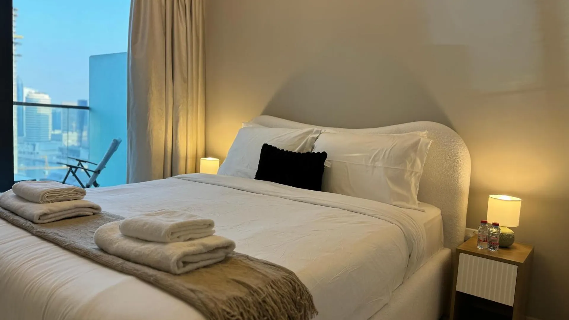 Ashri Holiday Homes Stylish Apartment Near Burj Khalifa Dubai United Arab Emirates